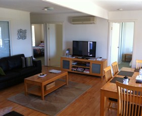 Azure Beach House - Accommodation Tasmania