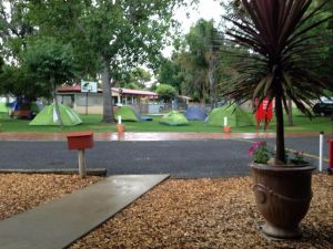 Young Caravan Tourist Park - Accommodation Tasmania