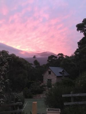 The Stone Cottage with tennis court - Accommodation Tasmania